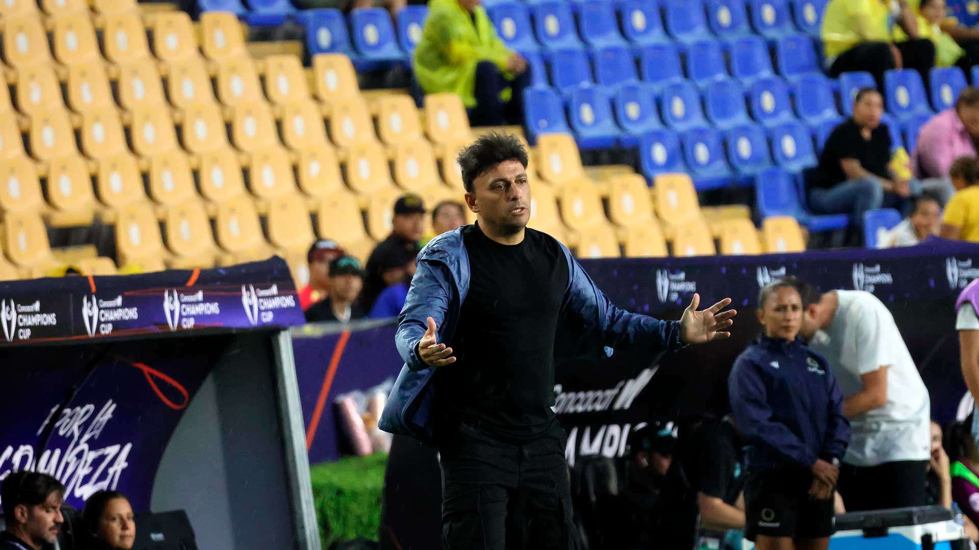 Ángel Villacampa tras la derrota ante Gotham: “América femenil debe construir un equipo que esté a la altura de su historia”